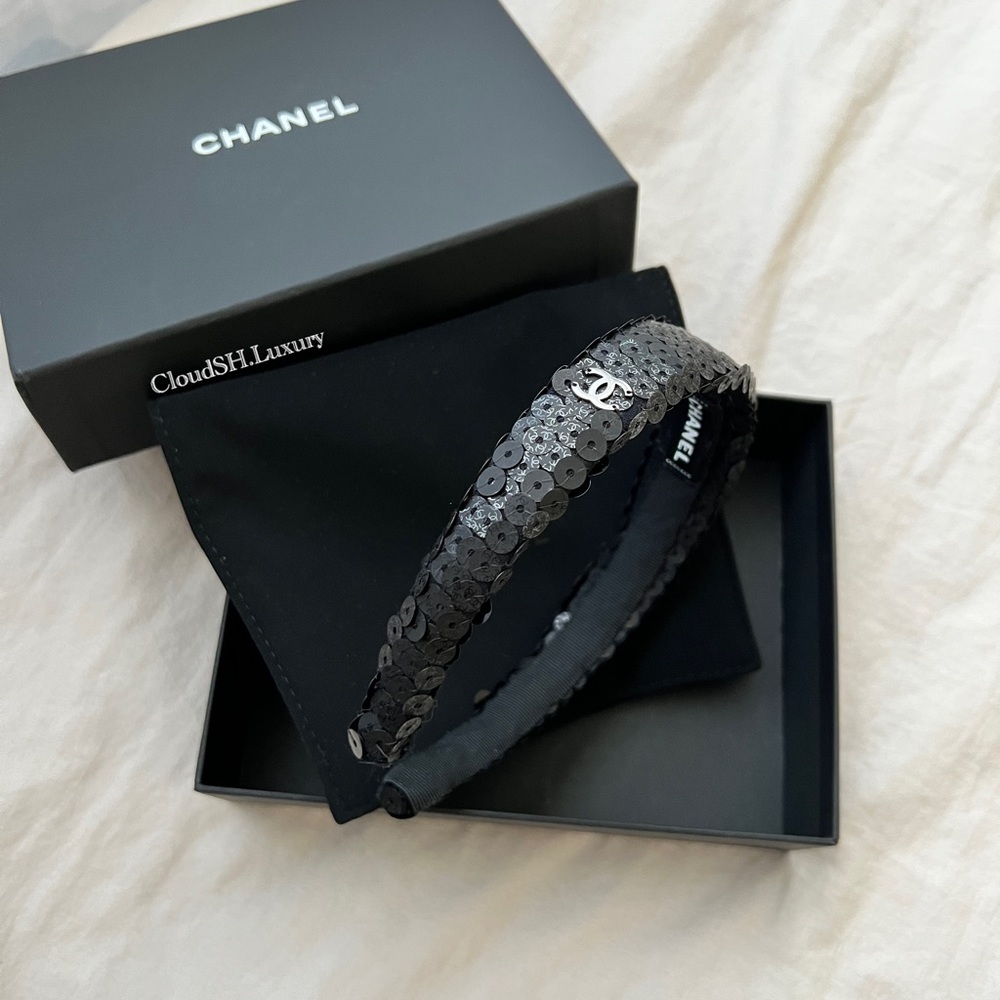 Auth Chanel 23C Sequin CC Logo Black Headband - Excellent condition